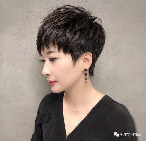 帅气短发女生图片,探寻帅气女生的独特风采